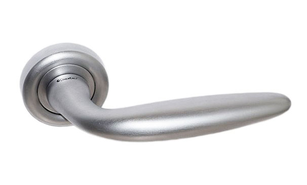 Дверная ручка на круглой розетке "KUBA" CS 933/103, отделка Хром, 150*50*50 мм